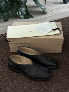 Lemaire Flat Piped Slippers in Leather - Women